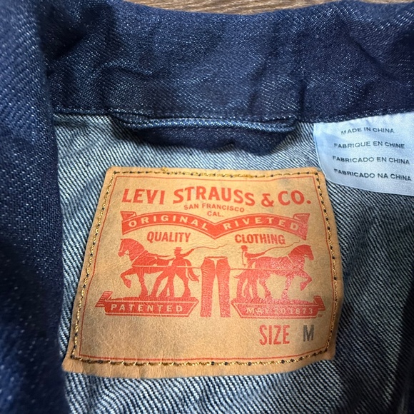 Levi's Trucker Jean Jacket Men's Size Medium Dark Wash Button Front - Picture 2 of 12